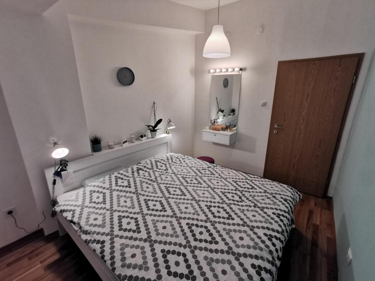 Centar Luxe Apartment Skopje Exteriör bild